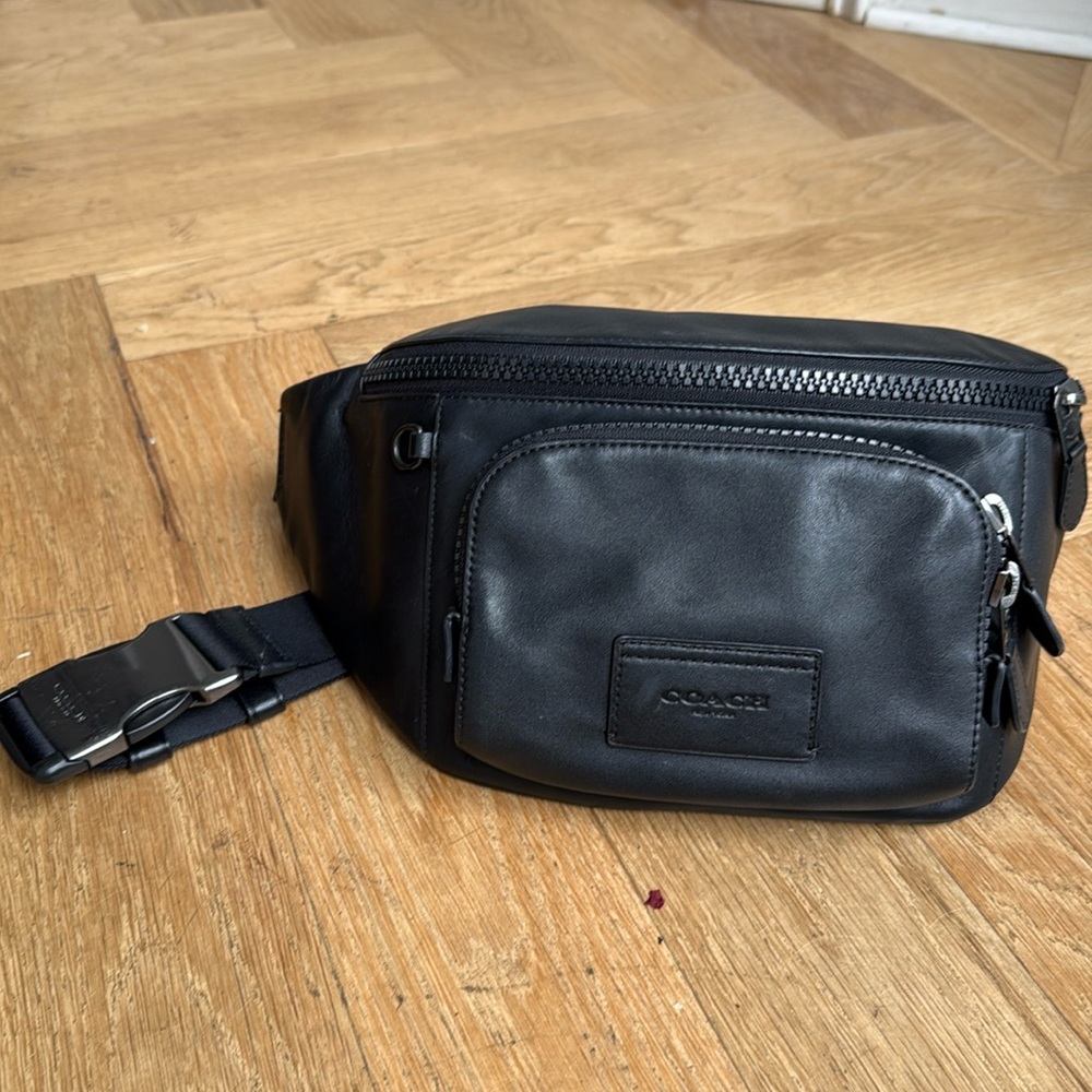 Coach Black leather Fanny pack perfect condition